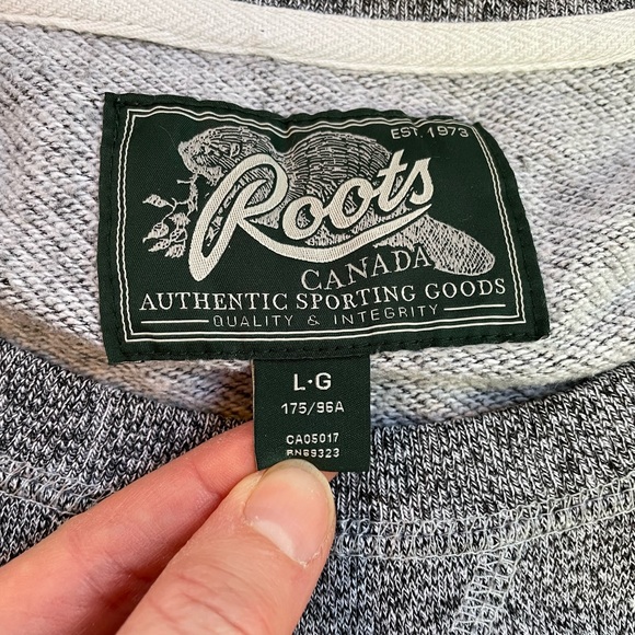 Roots sweatshirt with raw edge - pink lettering - Picture 5 of 8